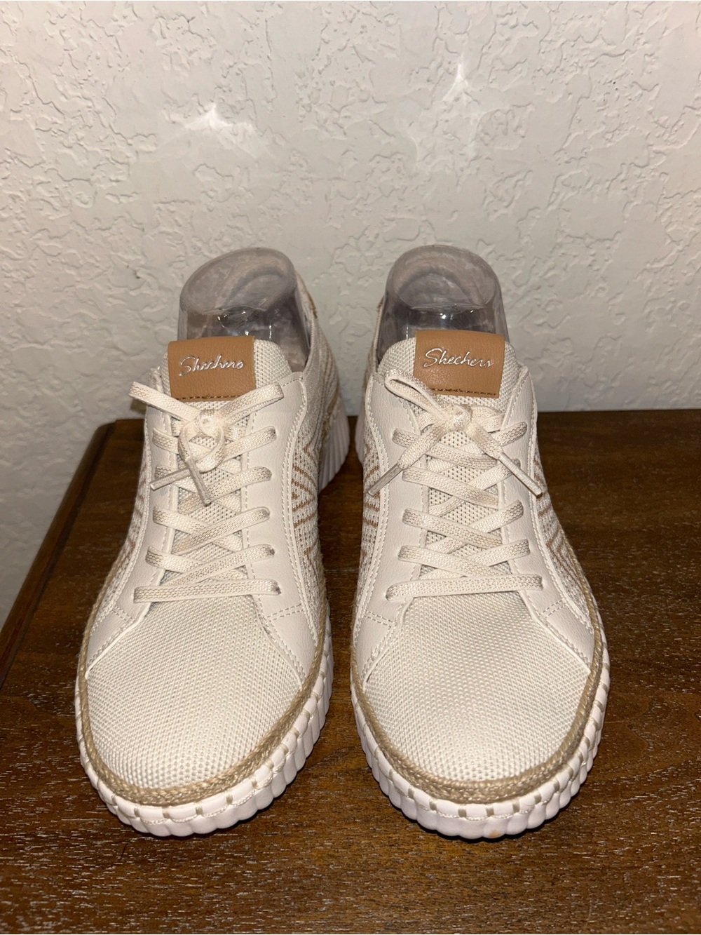 Skechers Wilshire Blvd-Bellevue Air-Cooled Memory Foam Slip On Sneaker Shoes - Picture 4 of 9